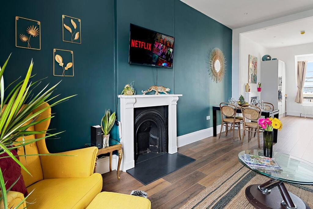 Modern 1 Bed Apartment, Sea Views, Free Parking, Wifi, Netflix Teignmouth Kültér fotó
